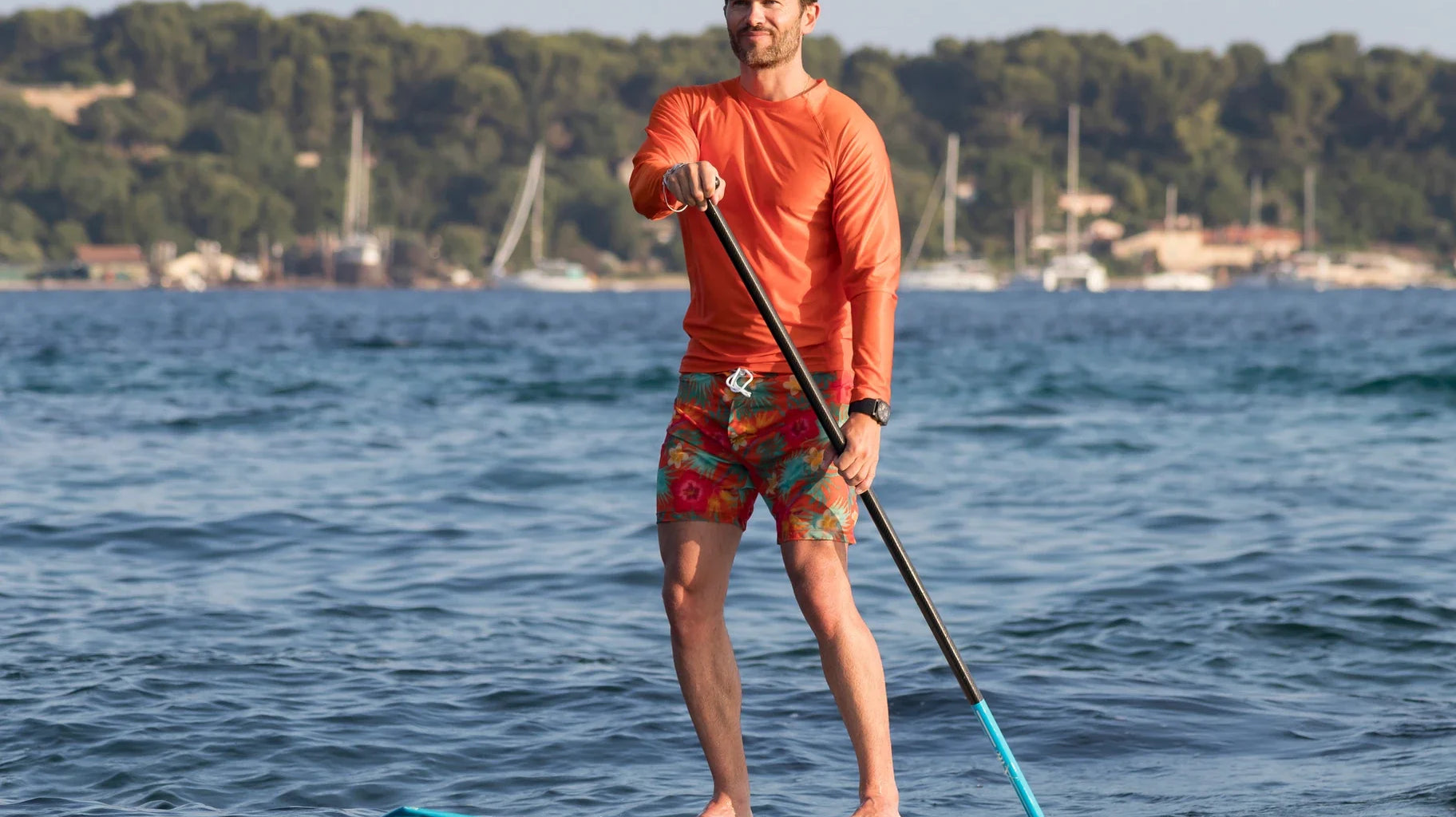 Comparaison UPF et SPF pour la protection solaire des maillots de bain transbronzants